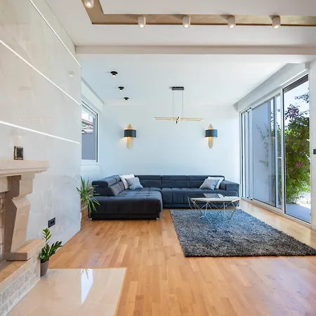 Royal Lux With & Sea View Split