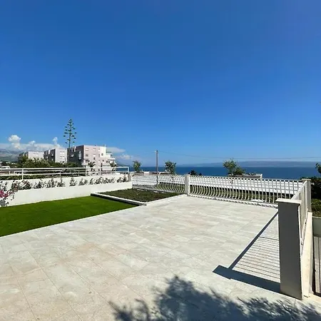Royal Lux Apartment *