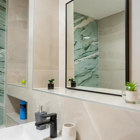Royal Lux Apartment *