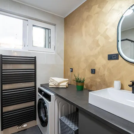 Royal Lux With & Sea View شقة