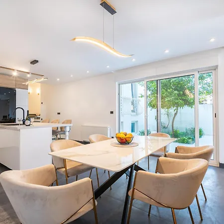 Royal Lux With & Sea View شقة